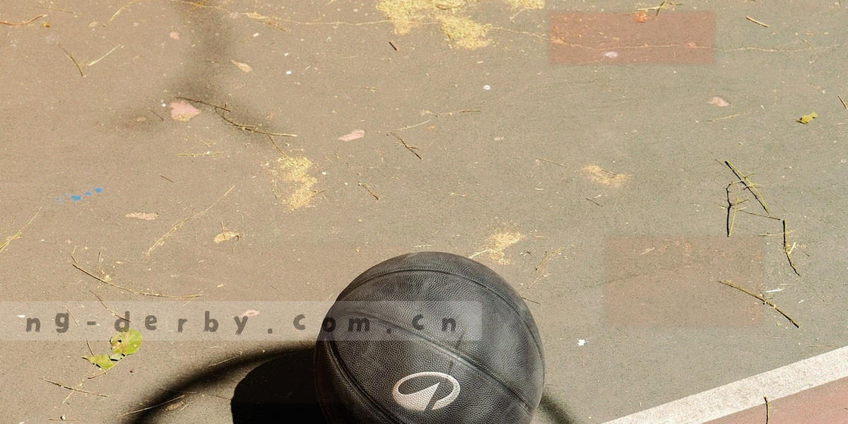 深色底上用细线勾勒的桌面端界面轮廓，旁边排列着坐标刻度与网格图形